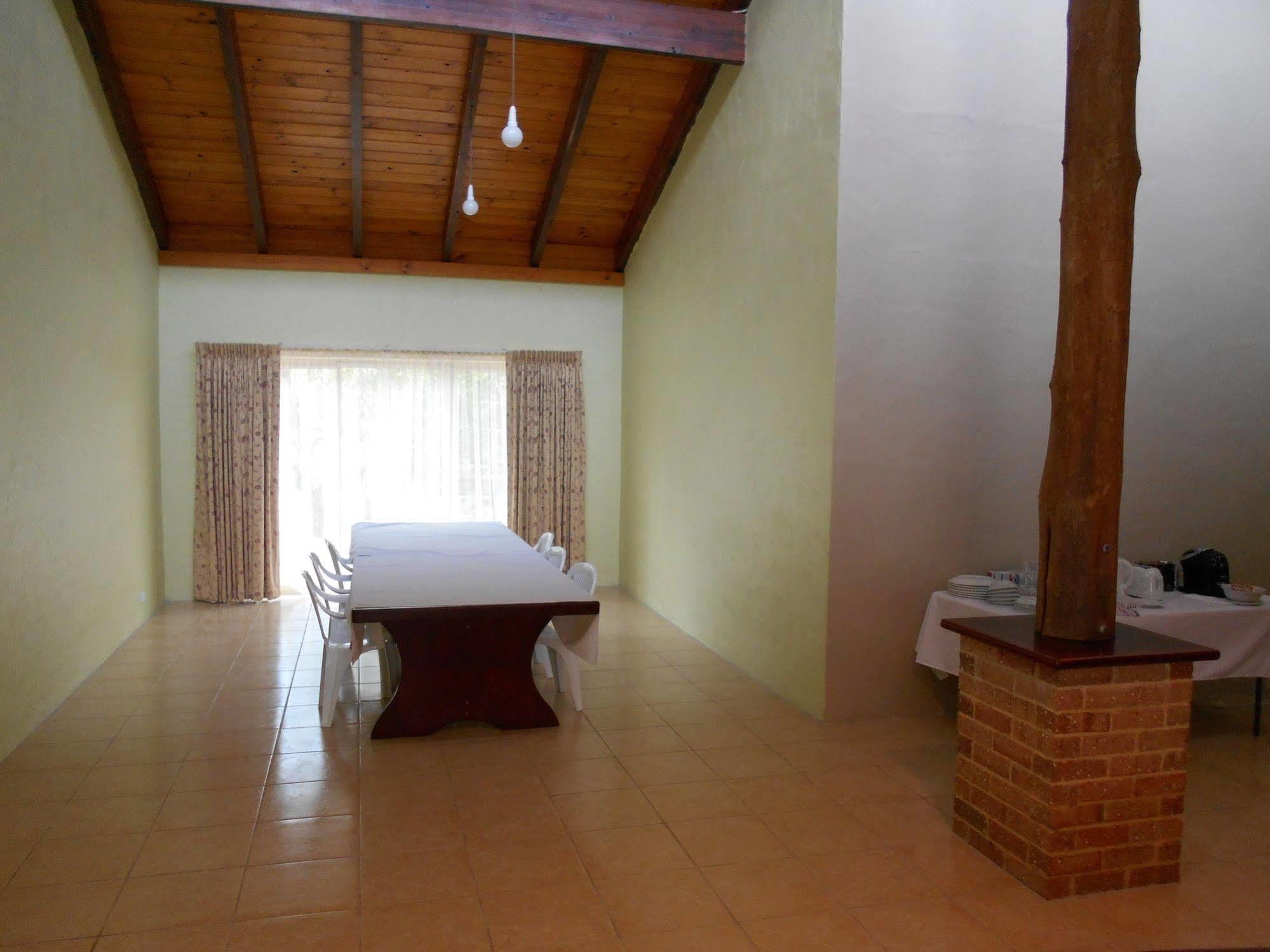 Chalets On Stoneville เรดคลิฟฟ์ ภายนอก รูปภาพ